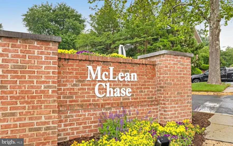 1954 Kennedy Dr #202, McLean, VA 22102 - #3