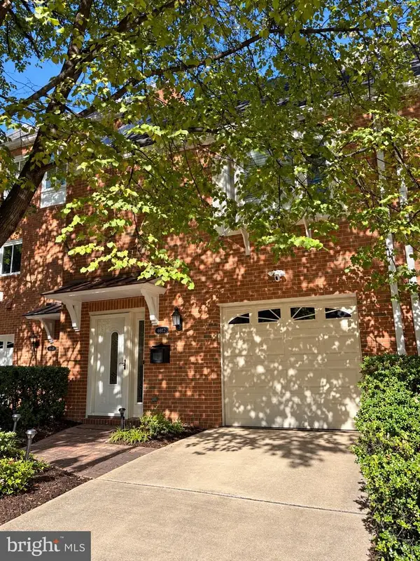 6916 Mclean Park Manor Ct, MCLEAN, VA 22101