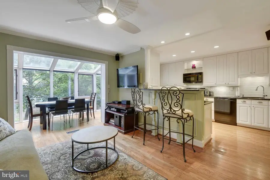 6916 Mclean Park Manor Ct, McLean, VA 22101 - #3