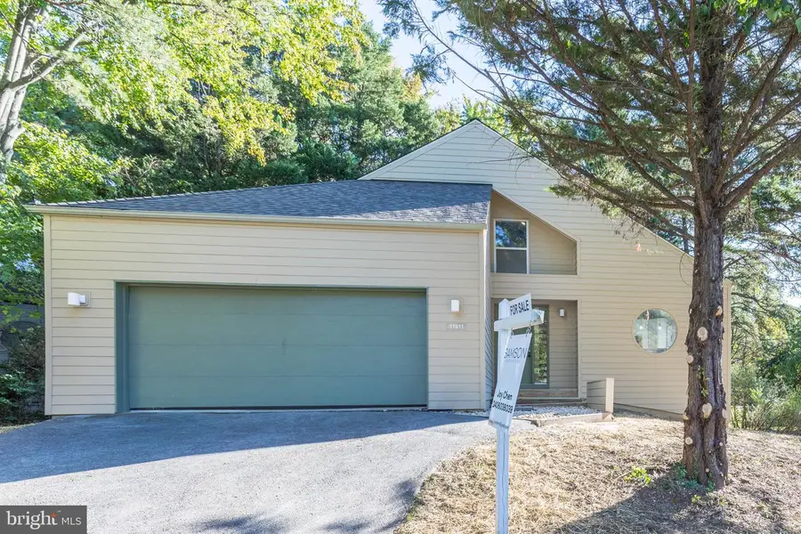 11911 Moss Point Ln, Reston, VA 20194 - #2