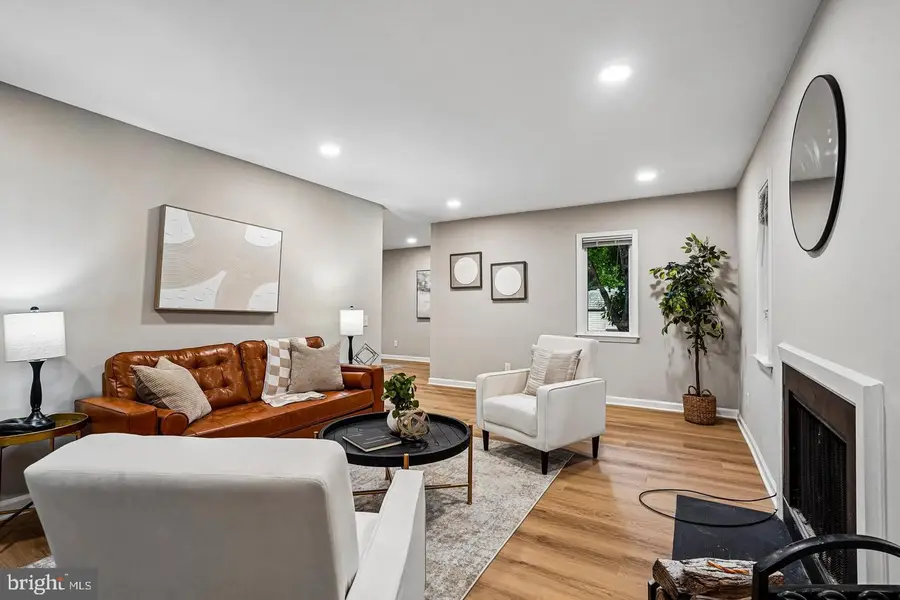 1537 Park Glen Ct, Reston, VA 20190 - #3
