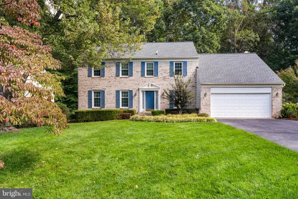 9327 Hobart Ct, FAIRFAX, VA 22032