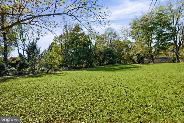 10109 Milstead Rd, GREAT FALLS, VA 22066