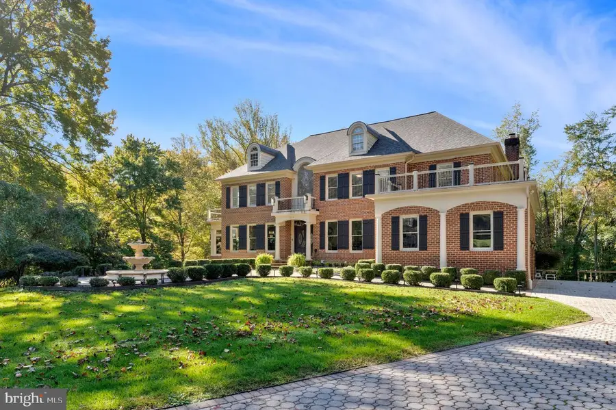 10313 Forest Maple Rd, Vienna, VA 22182 - #2