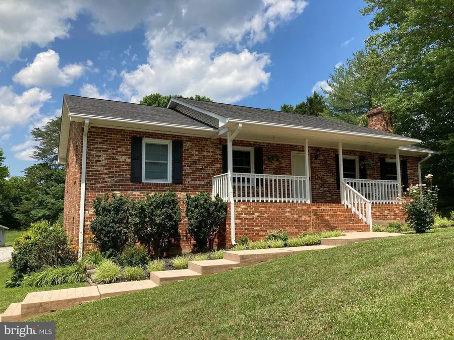 2412 Fairground Rd, Maidens, VA 23102 - #2