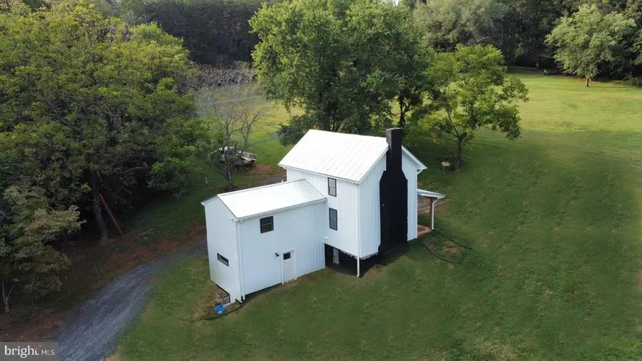 871 Chapman Rd, Stanardsville, VA 22973 - #2