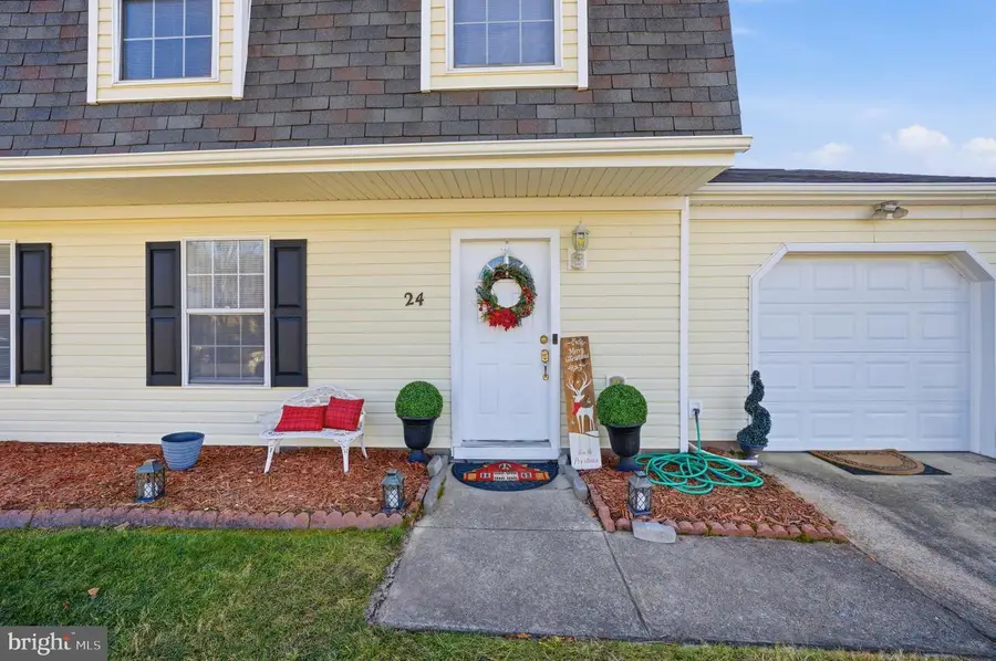 24 Kettering Ln, Hampton, VA 23666 - Image #2