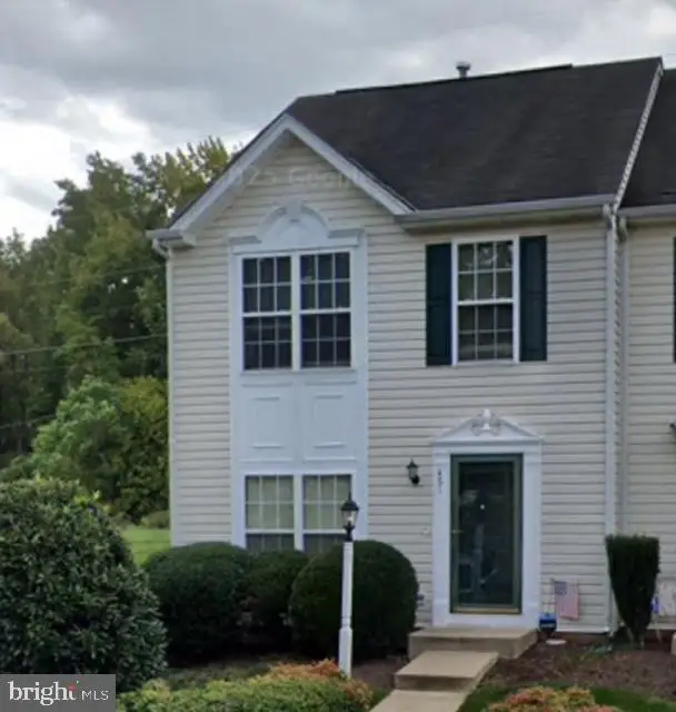 451 Hollybrook Ridge Ln, Richmond, VA 23223 - Image #1