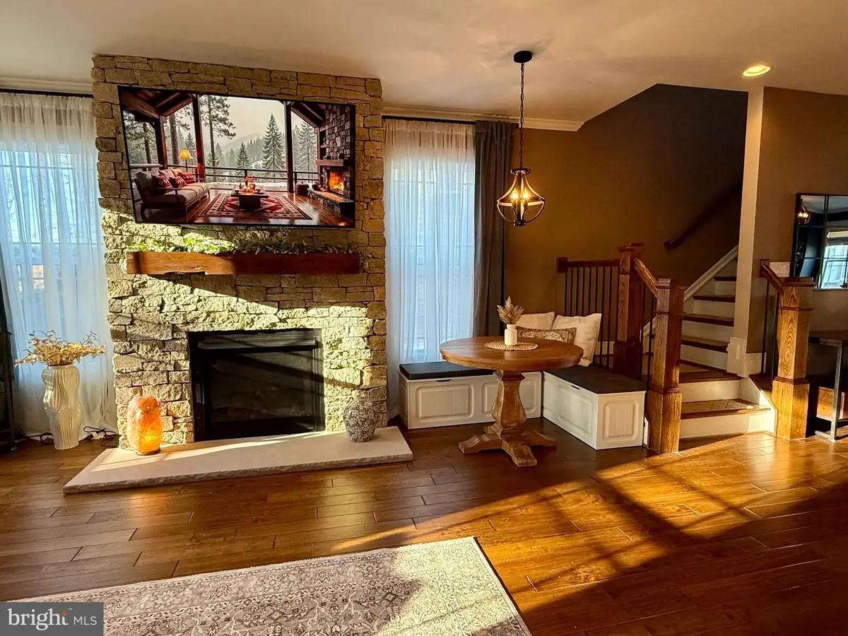 11423 Hayloft Ln, Glen Allen, VA 23060 - Image #1