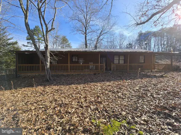 18020 L P Bailey Memorial Hwy, NATHALIE, VA 24577