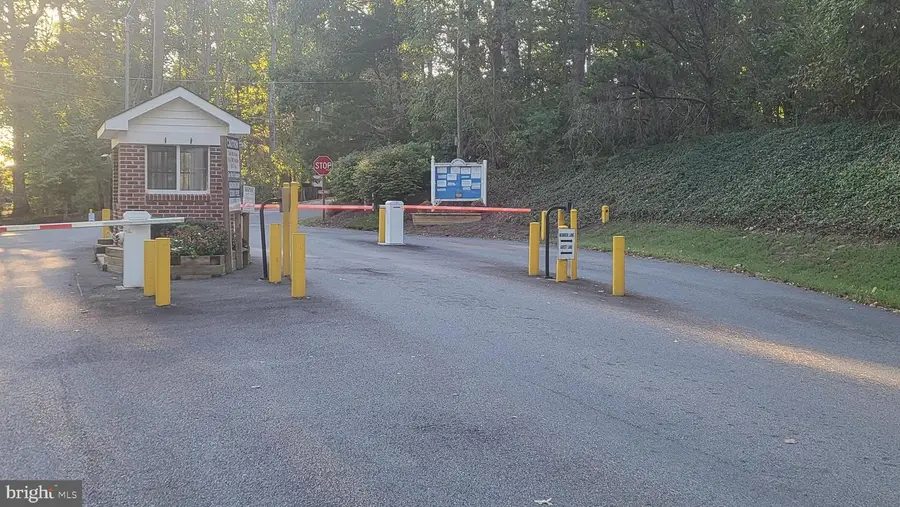 835 North Lake Shore Dr, Louisa, VA 23093 - Image #2