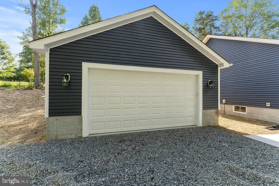 95 Woodland Shores Dr, Louisa, VA 23093 - Image #2