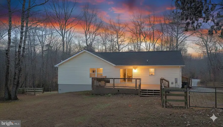 195 Shannon Glen Dr, Louisa, VA 23093 - Image #2