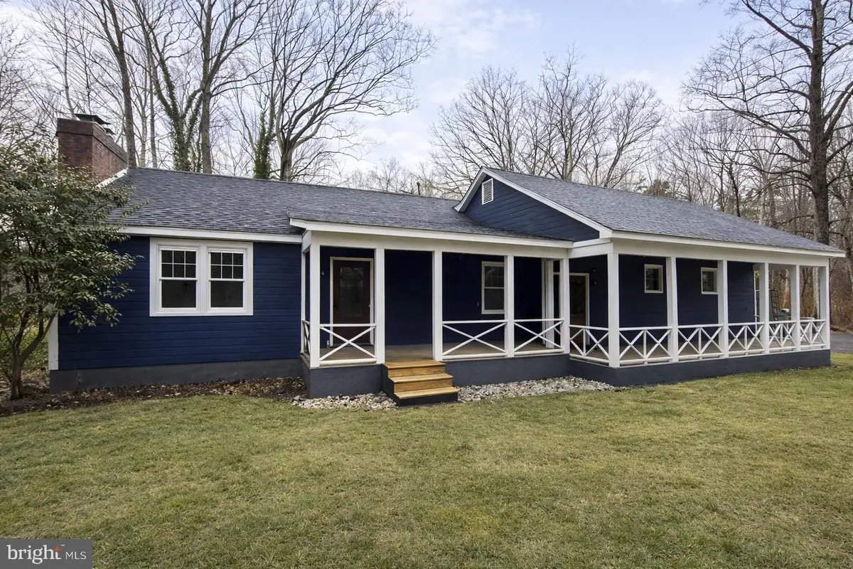 2367 N Lakeshore Dr, Louisa, VA 23093 - #1