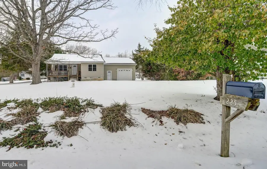 225 Lakeview Dr, Mineral, VA 23117 - Image #2