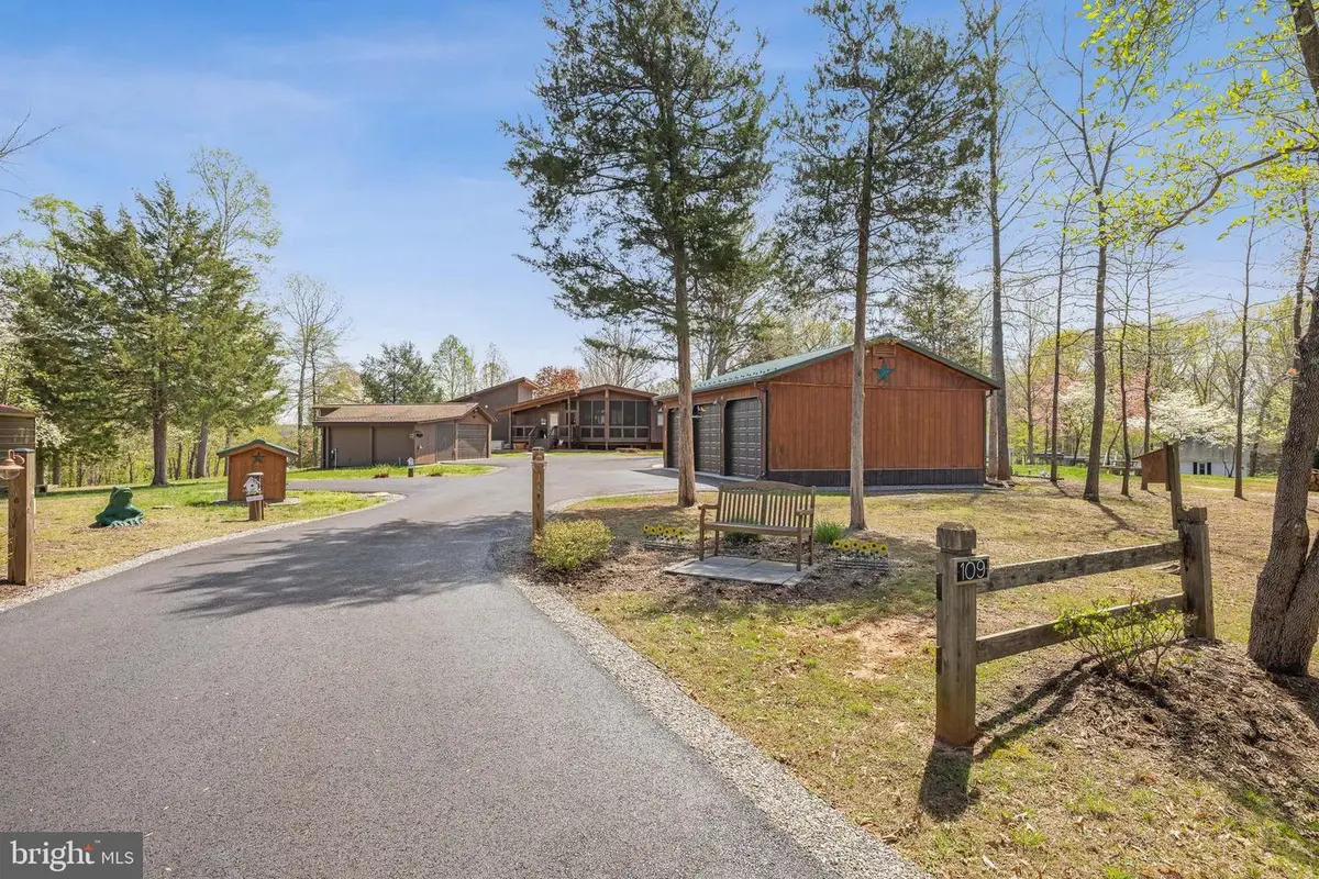 109 White Oak Dr, Mineral, VA 23117 - #1