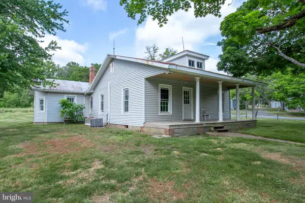 198 Mt Hope Church, BUMPASS, VA 23024