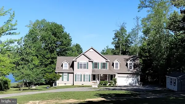 305 Catamaran Ct, BUMPASS, VA 23024