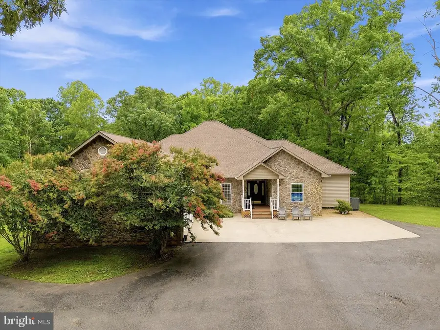 520 Oak Grove Dr, Mineral, VA 23117 - #2