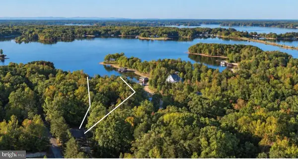 9 Catamaran Ct, BUMPASS, VA 23024