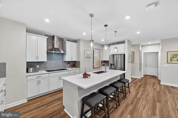 21630 Hawksbill High Cir #204, STERLING, VA 20164