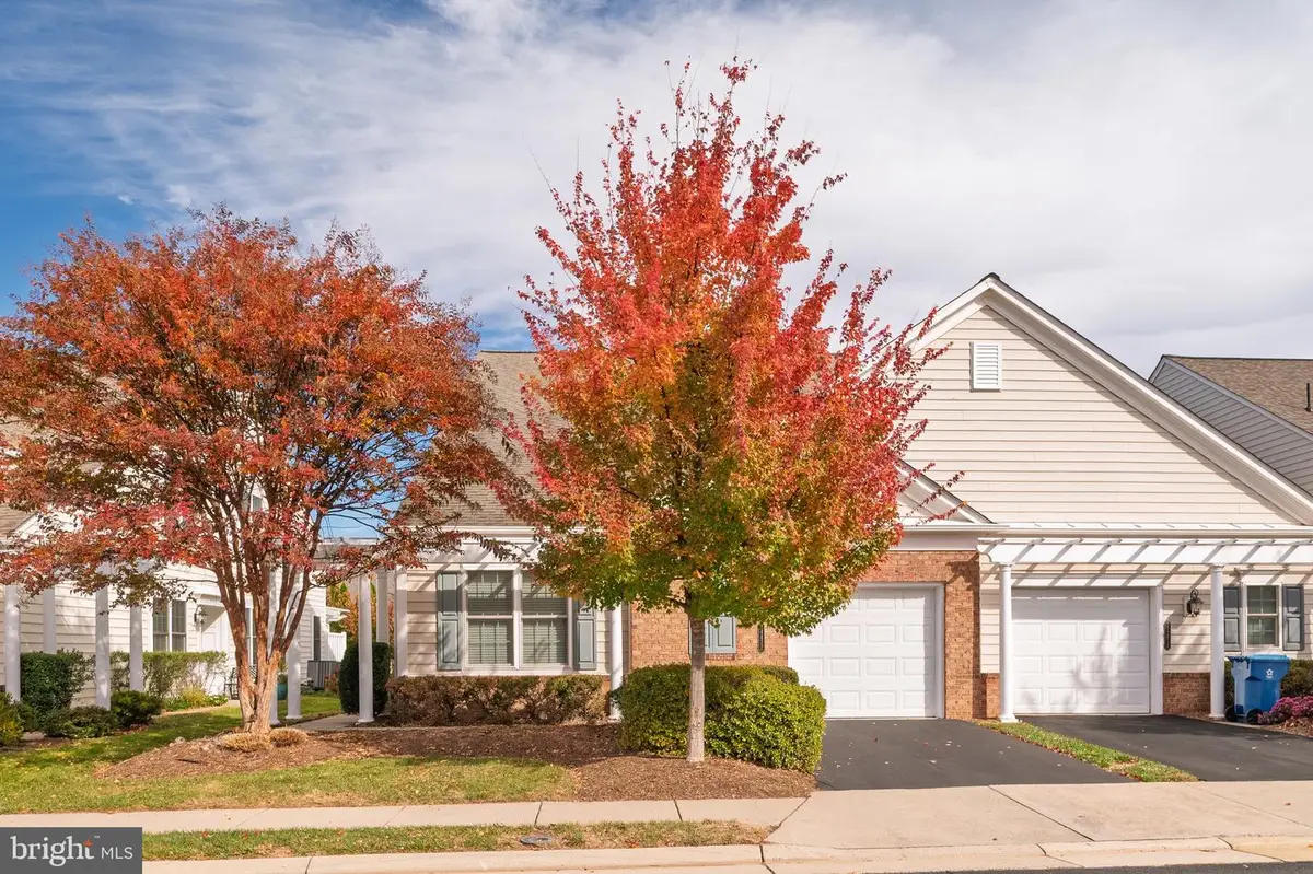 44472 Oakmont Manor Sq, Ashburn, VA 20147 - Image #1