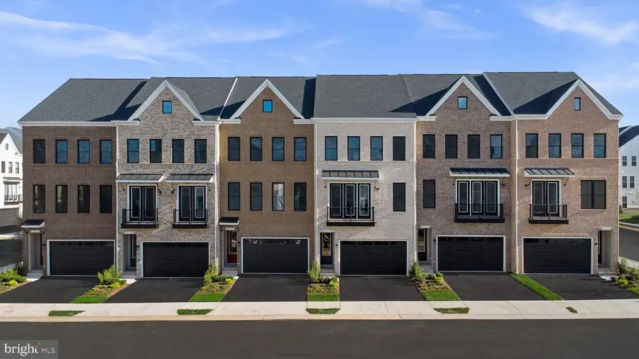 42125 Picasso Sq, Ashburn, VA 20148 - Image #2
