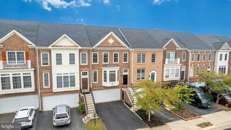 42104 Fremont Preserve Sq, Aldie, VA 20105 - Image #2