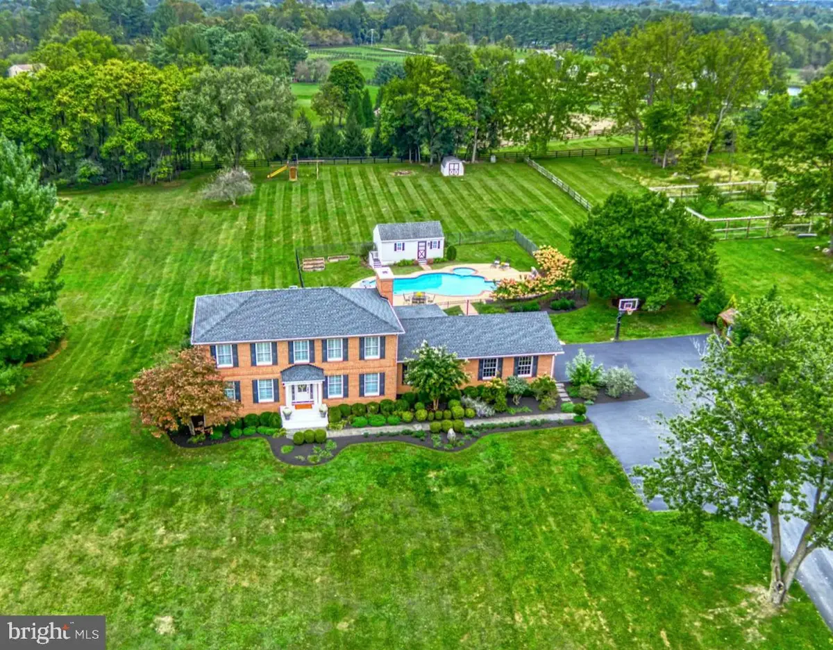 37586 Hughesville Rd, Purcellville, VA 20132 - #1