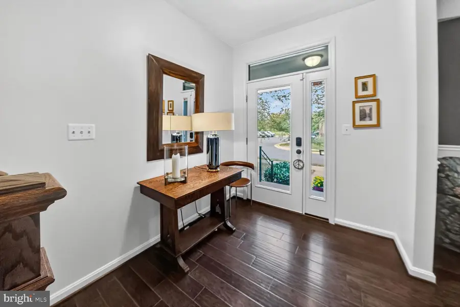 22796 Breezy Hollow Dr, Brambleton, VA 20148 - Image #2