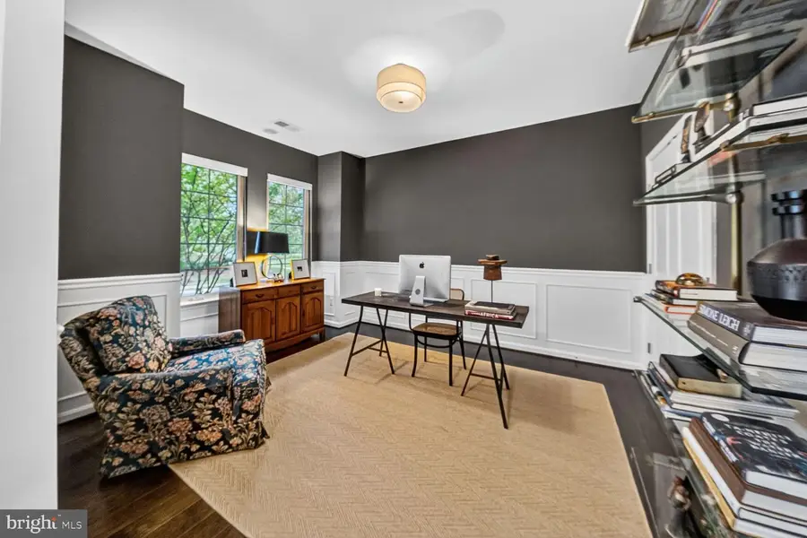 22796 Breezy Hollow Dr, Brambleton, VA 20148 - Image #3