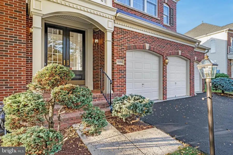 43356 Hillpark St, Chantilly, VA 20152 - Image #2