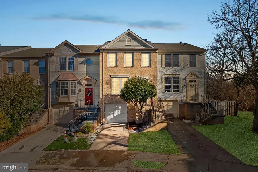 21922 Greentree Ter, Sterling, VA 20164 - Image #2