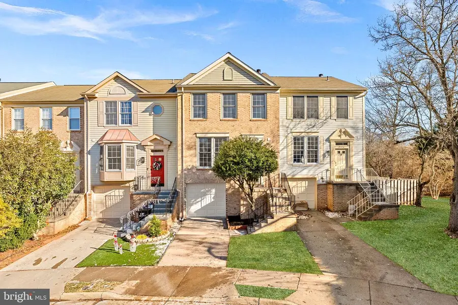 21922 Greentree Ter, Sterling, VA 20164 - Image #3