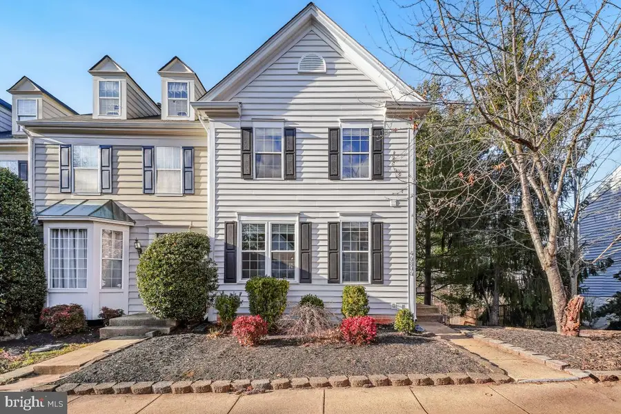 46806 Lawnes Creek Ter, Sterling, VA 20165 - Image #2