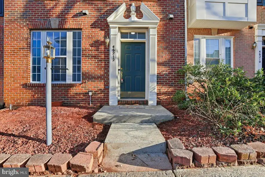 46212 Wales Ter, Sterling, VA 20165 - Image #2