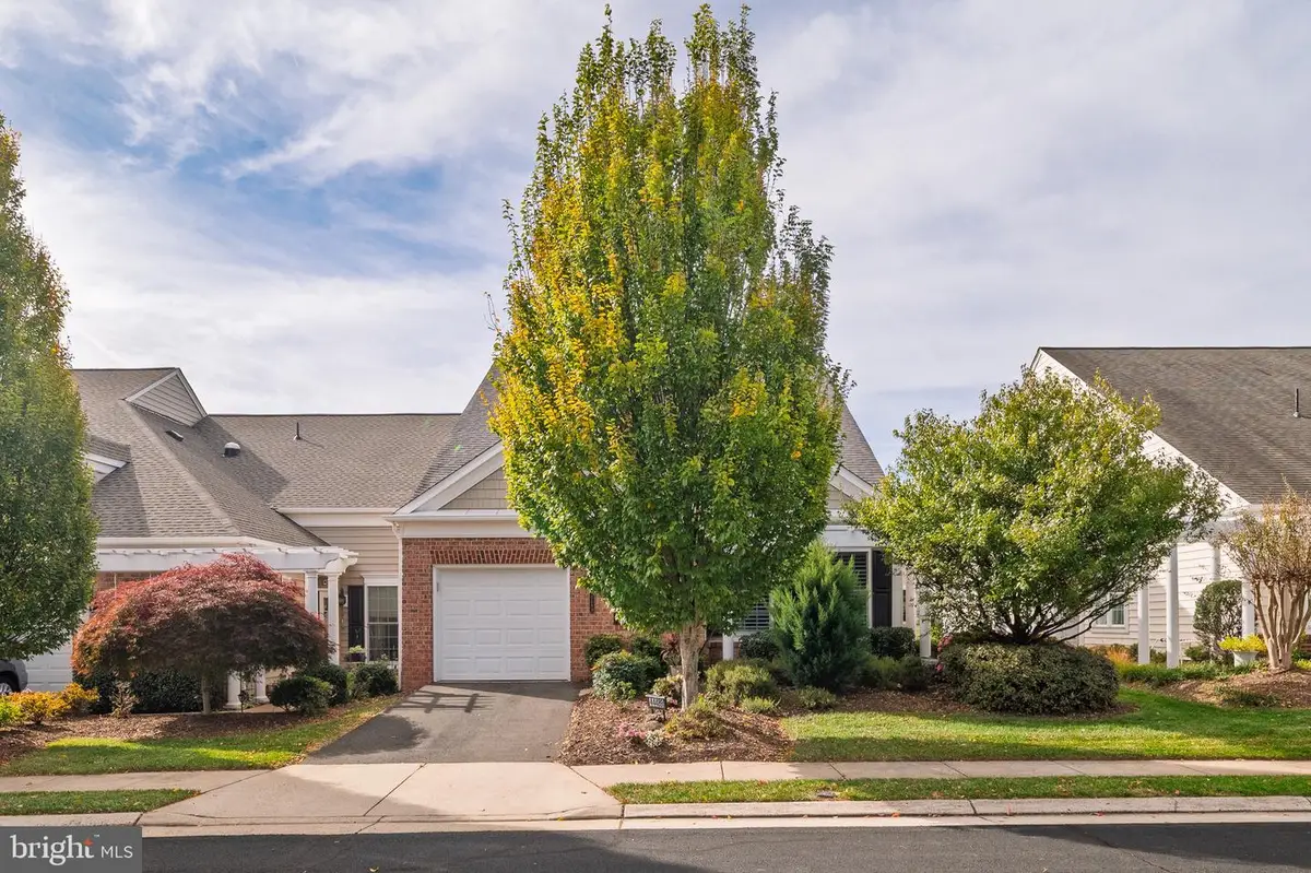 44489 Maltese Falcon Sq, Ashburn, VA 20147 - Image #1