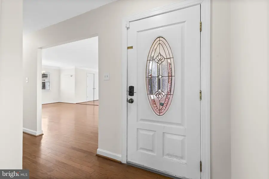 604 S Birch St S, Sterling, VA 20164 - Image #2