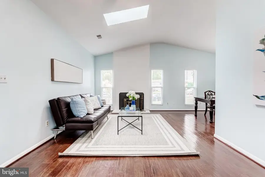 316 Hanford Ct, Sterling, VA 20164 - Image #2