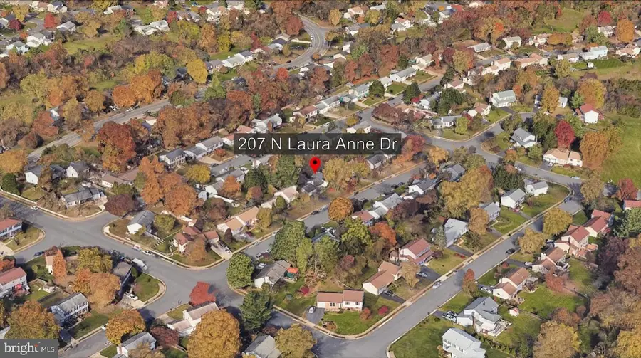 207 N Laura Anne Dr, Sterling, VA 20164 - Image #2