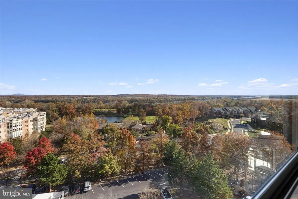 19385 Cypress Ridge Ter #907, Leesburg, VA 20176 - Image #1