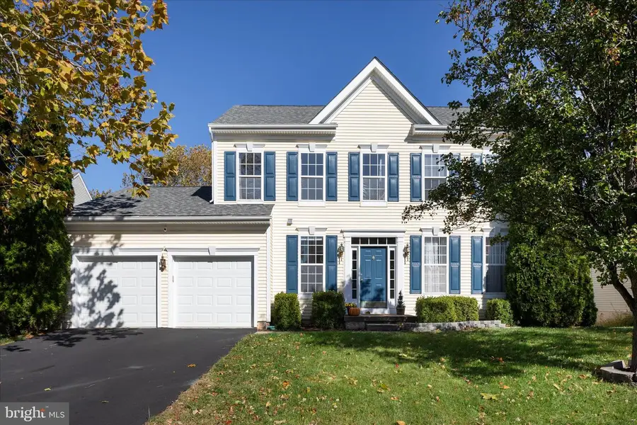 17148 Magic Mountain Dr, Round Hill, VA 20141 - Image #2