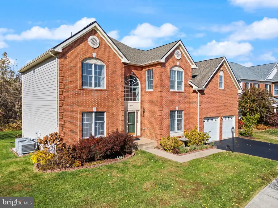 25416 Carrington Dr, Chantilly, VA 20152 - Image #3