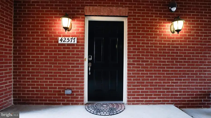 42577 Sunset Ridge Sq, Ashburn, VA 20148 - Image #2