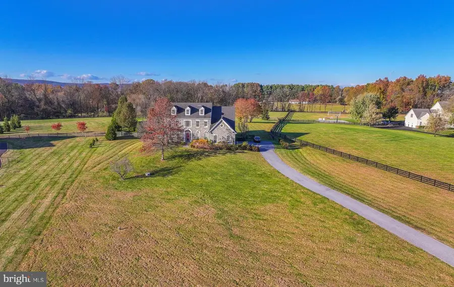 38790 Boca Ct, Waterford, VA 20197 - Image #2