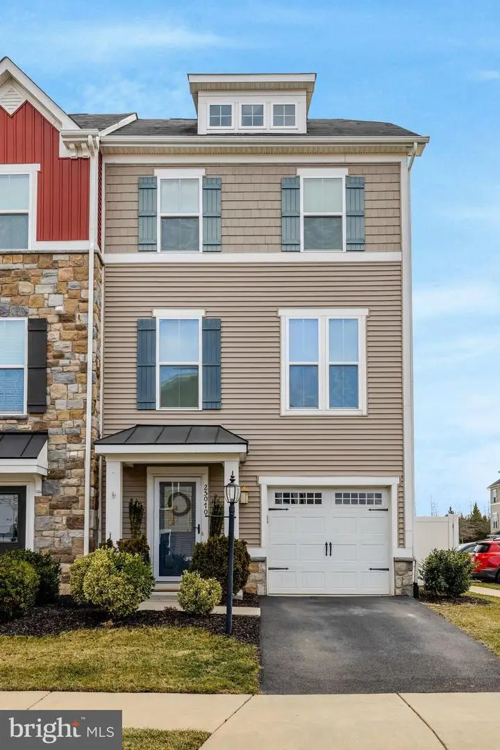 25070 Mcculley Ter, Aldie, VA 20105 - Image #2