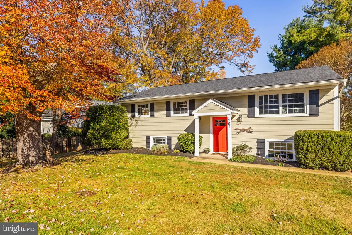 702 Stonewall Ave, Middleburg, VA 20117 - Image #1