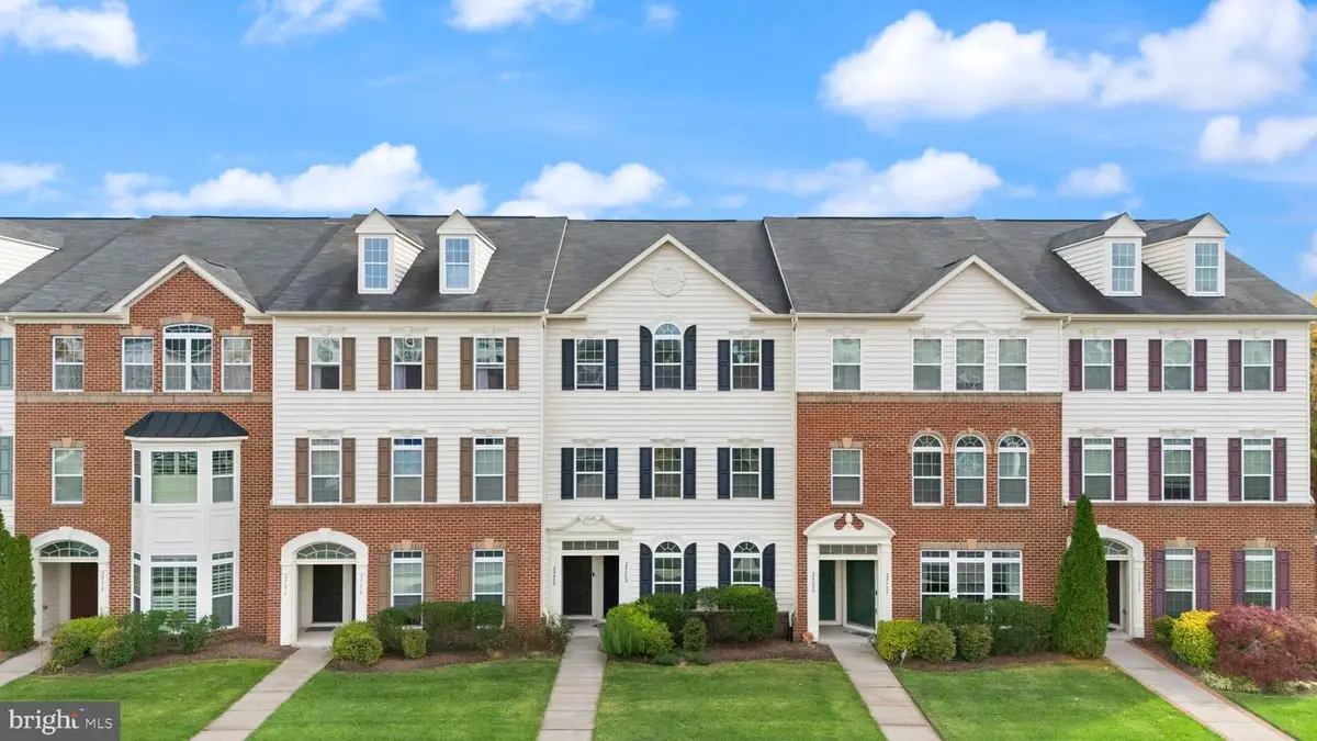 24682 Hutchinson Farm Dr, Sterling, VA 20166 - Image #1