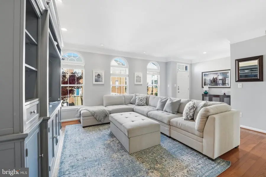 21480 Trowbridge Sq, Ashburn, VA 20147 - Image #3