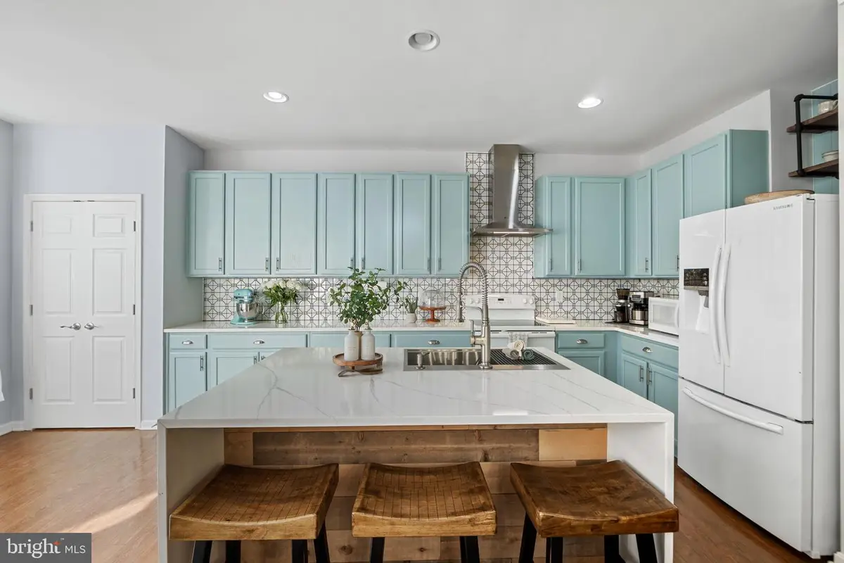 21360 Shady Wood Ter, Broadlands, VA 20148 - Image #1